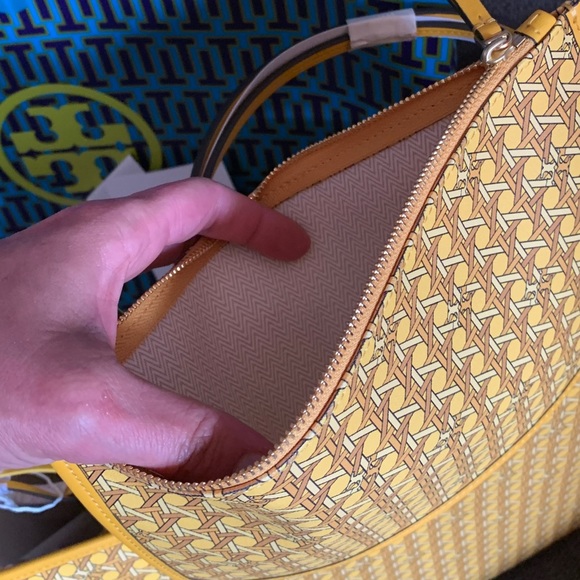 SOLD⛔️Authentic TORY BURCH LOGO coated canvas/leather zip top tote w wristlet - Picture 5 of 16